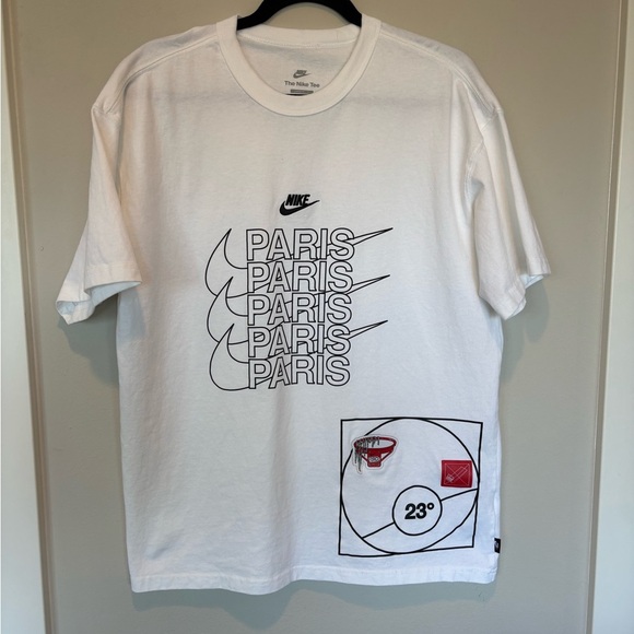 Nike Paris Graphic T-Shirt Medium - Picture 1 of 6